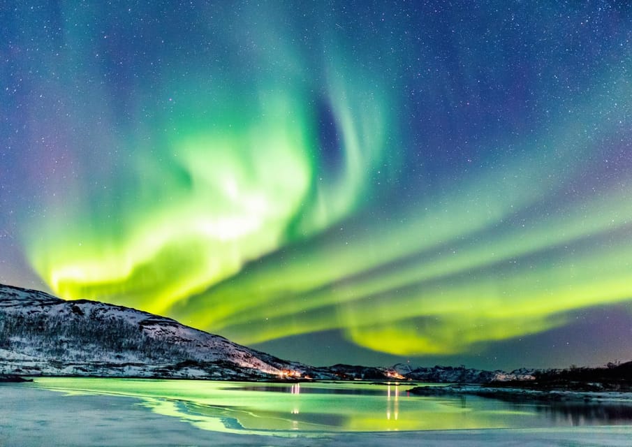 From Akureyri: Northern Lights Hunting Tour with Transfer